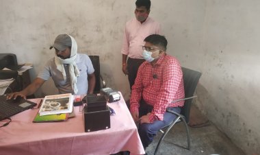 जिलाधिकारी द्वारा गेंहू क्रय केन्द्र साधन सहकारी समिति लि0, दूबेपुर का किया गया निरीक्षण।