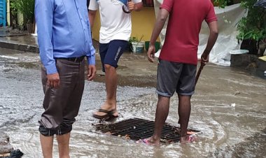 बे मौसम बरसात ने मुंबई  बी एम सी के बड़े-बड़े दावों की खोल दी पोल