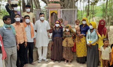 राजगढ़ में जरुरतमंद गरीब परिवारो को मास्क ,सैनेटाईजर व राशन किट वितरित  कर मनाया जन्मदिन।