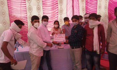 गब्बर सिंह मीणा के नेतृत्व में यूथ कांग्रेस के कार्यकर्ताओं ने किया स्वैच्छिक रक्तदान