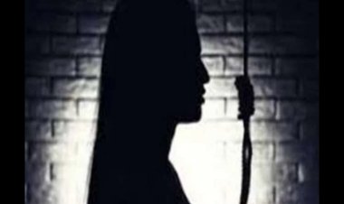 पानीपत में विवाहित औरत का शव बाथरूम में फव्वारे की पाइप से लटका मिला , मायके वालों ने लगाए सनसनीखेज आरोप , ससुर पर गलत हरकतों की कर चुकी थी शिकायतें...