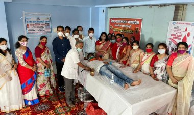 आज जेसीआई स्वर्णा ओर वैश्य महासम्मेलन (महिला इकाई )शिवपुरी के द्वारा इंटरनेशनल ब्लड डोनेशन डे के अवसर पर  कैंप का आयोजन किया गया