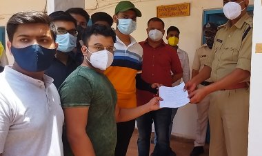 सायबर क्राइम को रोकने के लिए युवाओं ने दिया ज्ञापन