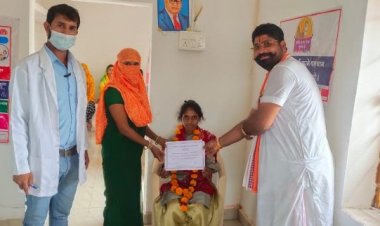 भाजपाइयों  ने की वेक्सीन लगवाने की अपील