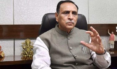 गुजरात के मुख्यमंत्री विजय रुपाणी द्वारा गुजरात इलेक्ट्रिक वाहन नीति की घोषणा