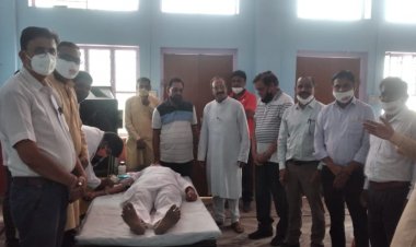 राजगढ़ कस्बे के गोविंद देव जी बाजार स्थित  ब्राह्मण धर्मशाला में  डॉ श्यामा प्रसाद मुखर्जी की पुण्यतिथि के अवसर पर सेवा भारती समिति की ओर से रक्तदान शिविर का आयोजन किया गया
