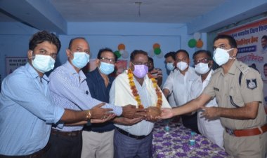वैश्य महासम्मेलन द्वारा प्रदेशाध्यक्ष उमाशंकर गुप्ता के जन्मदिन पर हुआ वैश्य प्रतिभाओं का सम्मान