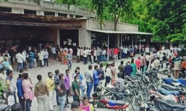 सूरत में अठवालाइन्स नागरिक सुविधा केंद्र पर लंबी लाइन