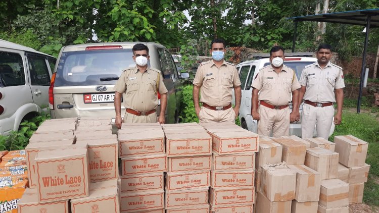 बिछीवाड़ा पुलिस ने पिकअप से करीब 4.5 लाख रुपये की अवैध शराब की जब्त