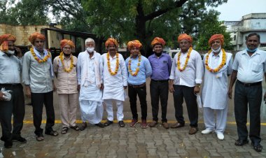 मनोनीत पार्षदों को दिलाई शपथ