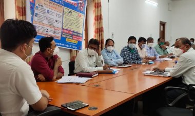 जिला स्तरीय अधिकारी धरातल पर जाकर करें मॉनिटरिंग: कलक्टर ओला