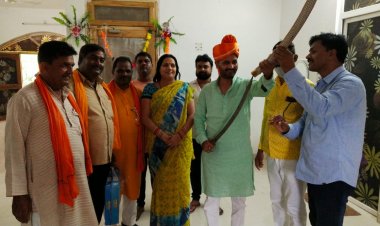 ऊषा सिंह को बधाई देने वालों का लगा रहा तांता