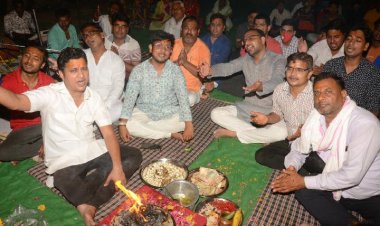 हवन से देवता हुए प्रसन्न शुद्ध हुआ वातावरण