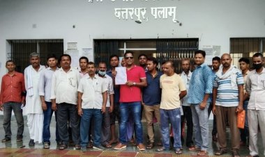 नगर पंचायत अध्यक्ष पद के पूर्व  प्रत्याशी अरविंद के नेतृत्व में एनएच प्रभावित लोगों ने की सीओ से मुलाक़ात