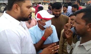 खडिया परियोजना मे ओबी निकालने का काम कर रही बीजीआर कंपनी के कर्मचारियों ने बीजीआर कंपनी पर शोषण करने व तानाशाही का आरोप लगाकर  विरोध किया ।