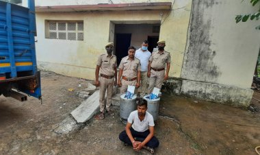 दुग्ध के भरे केनो की आड़ में हो रही अवैध शराब तस्करी रतनपुर चौकी पुलिस ने एक आरोपी किया गिरफ्तार