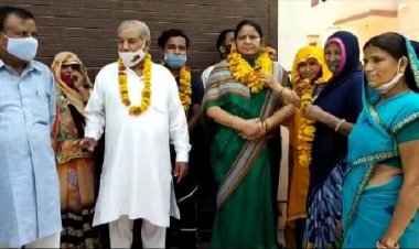 कांग्रेस कमेटी के पदाधिकारियों ने 35 नंबर वार्ड का किया दौरा