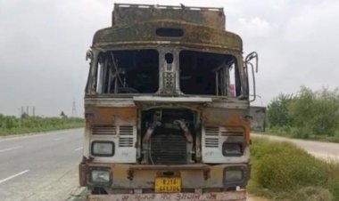 ट्रक में भीषण आग लगी चालक ने कूदकर अपनी जान बचाई