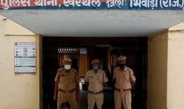 विद्यालय में चोरी करके फरार चल रहे थे चोर पुलिस ने धर दबोचा