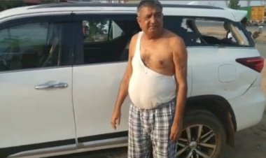 धरने पर बैठे किसानों ने बीजेपी नेता की करी मारपीट कार के तोड़े शीशें