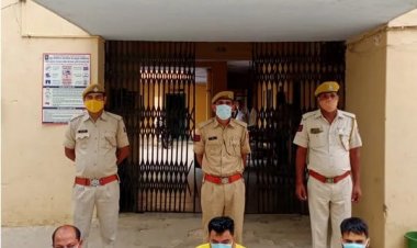 थाना अधिकारी नंदलाल शर्मा ने सट्टेबाजों को किया गिरफ्तार लाखों रुपए का चिट्ठा हुआ बरामद