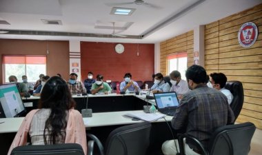 मन्दिरों की जमीन की सुरक्षा करना राजस्व अधिकारियों का मुख्य कार्य सीमांकन एवं अतिक्रमण हटाने की कार्यवाही करने के निर्देश, कलेक्टर ने समय-सीमा के लम्बित पत्रों की समीक्षा की