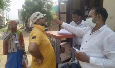 दो गज दूरी मार्क्स जरूरी ग्रामीणों ने लगाए नारे मार्क्स लगाओ कोरोना भगाओ