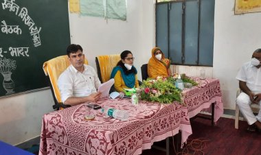 योजनाओं के प्रभावी क्रियान्वित हेतु जिला स्तरीय अधिकारी स्वयं करें प्रभावी मॉनिटरिंग: कलक्टर ओला