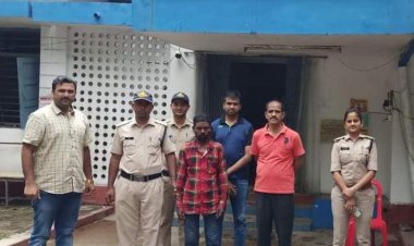 मोरवा पुलिस ने दो माह से फरार 5000 /- के इनामी बलात्कारी चाचा को उ.प्र. चोपन से किया गिरप्तार।
