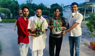 कांग्रेस राष्ट्रीय सचिव एवं प्रदेशाध्यक्ष से मुलाकात की