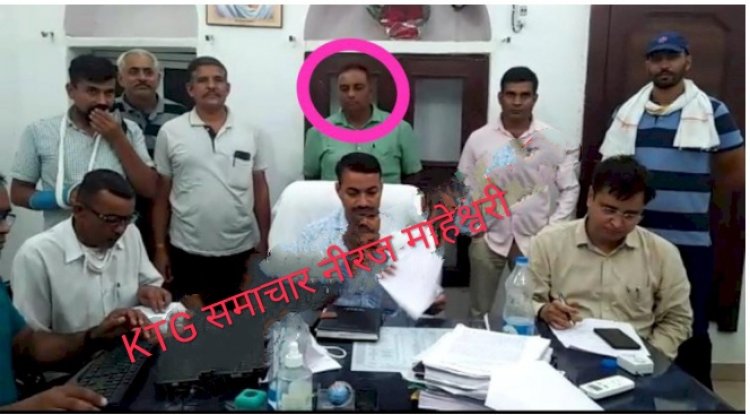 डेढ़ लाख रुपए की रिश्वत लेते रमेश सिंह को रंगे हाथों गिरफ्तार किया