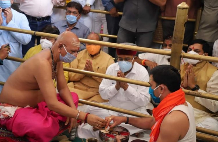 कर्नाटक के राज्यपाल श्री थावर चंद गहलोत ने भगवान महाकालेश्वर के दर्शन किए