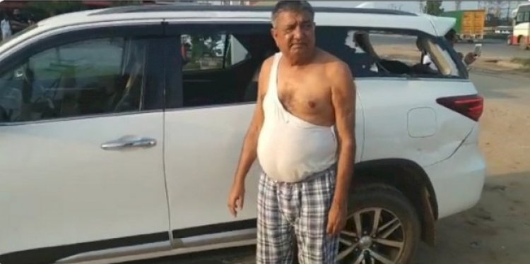 धरने पर बैठे किसानों ने बीजेपी नेता की करी मारपीट कार के तोड़े शीशें