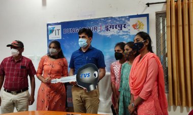 मुख्यमंत्री ने वर्चुअल वीर काली बाई मेधावी छात्रा स्कूटी योजना के तहत किया स्कूटी वितरण