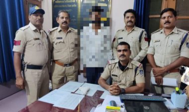 मक्सी रोड श्री सिंथेटिक्स चौराहे से पुलिस ने एक बदमाश को पकड़ा है जिसके पास से देशी पिस्टल बरामद की गई
