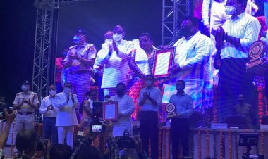 स्वास्थ्य मंत्री द्वारा सम्मानित हुई जिले की स्वास्थ्य कार्यकर्ता