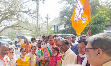 भाजपा राजसमंद सांसद राजकुमारी दीया ने मंडल अध्यक्ष राहुल दीक्षित और कार्यकर्ताओं से परिचय किया