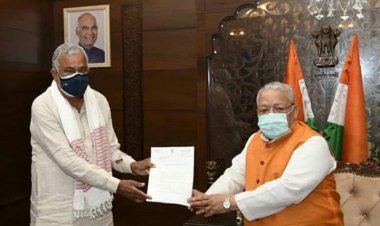 डॉक्टर करोड़ी लाल मीणा ने महामहिम कलराज मिश्र को ज्ञापन सौंपा
