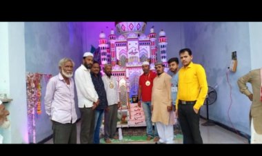 मुहर्रम कमेटी ने मैडल पहना कर किया सम्मानित