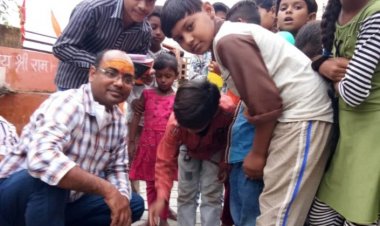 बीएनपी अधिकारी ने सेवा भारती के माध्यम से बच्चों के साथ बांटी खुशियां