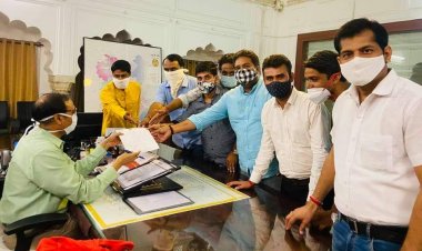 जिला कलेक्टर को भाजपा कार्यकर्ताओं ने राज्यपाल के नाम ज्ञापन सौंपा