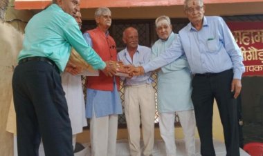महामना ट्रस्ट ने किया दान दाताओं एवं ट्रस्टीयों का सम्मान