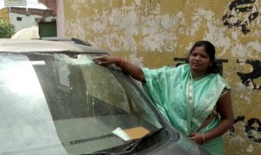 सागवाड़ा विधायक की बेटी के कार पर अज्ञात बदमाशों में किया हमला,हमले में बाल बाल बची विधायक की बेटी