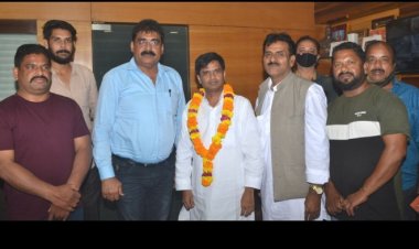 अल्पसंख्यक विभाग के राष्ट्रीय संयोजक खान का नगर आगमन पर किया स्वागत
