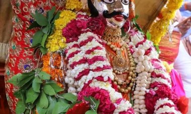 भाद्रपद माह के दूसरे सोमवार राजाधिराज भगवान श्री महाकाल भ्रमण पर निकले, भगवान श्री महाकालेश्वर ने भक्तों को दो रूपों में दर्शन दिये