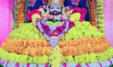बालाजी नगर में सजा बाबा खाटू श्याम का दरबार, भजन संध्या में झूमते हुए भक्तों ने फोड़ी मटकी