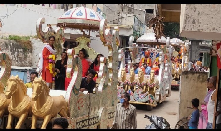 शिव शक्ति महारुद्र यज्ञ पर निकली कलश यात्रा