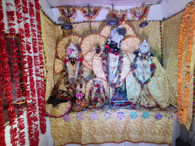 कृष्ण जन्माष्टमी के पर्व पर राजगढ़ कस्बे के चौपड़ बाजार स्थित जगन्नाथ मंदिर में सजी भगवान नयनाभिराम झांकी