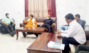 श्री महाकालेश्वर की शाही सवारी परिवर्तित मार्ग  से ही निकाली जायेगी, अगले सप्ताह से भस्म आरती में दर्शनार्थियों का प्रवेश  50 प्रतिशत क्षमता से होगा, उच्च शिक्षा मंत्री डॉ.यादव ने प्रशासनिक अधिकारियों से चर्चा की