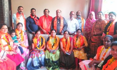 स्मृति मंच द्वारा शिक्षक दिवस पर महिला शिक्षिकाओं का किया सम्मान